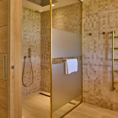 Le Reve - Luxe Hotel